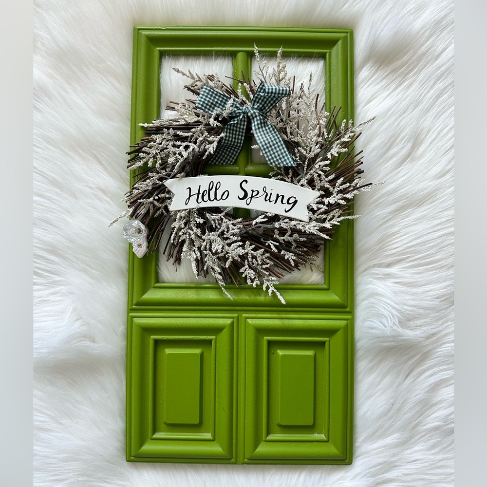 NWT Wooden Green Door with Removable Wreath Wall Sign Hello Spring Home Decor
